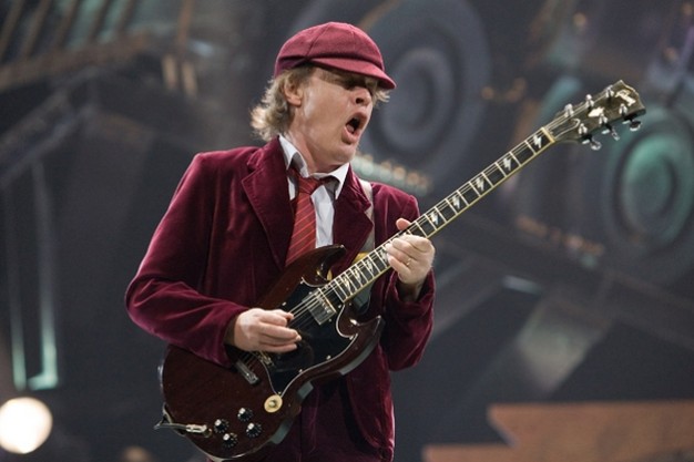 Angus Young5